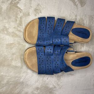 Cloud Walkers By Avenue Blue Womens Sandals Fits Like 10  Comfy Cushion Slip On